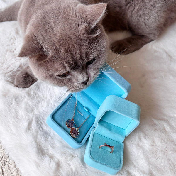 Halskette mit Haustiergesicht