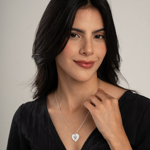 Halskette mit Haustiergesicht